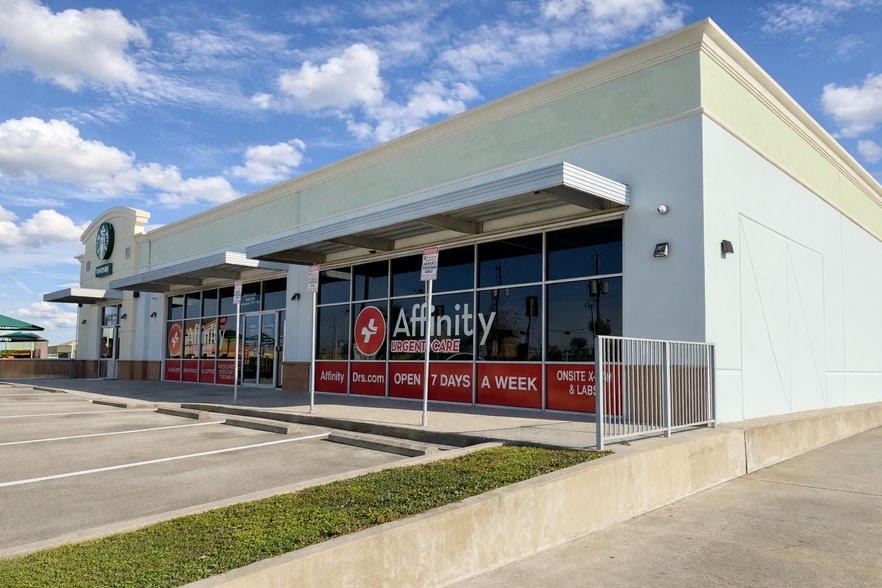 Primary Photo Of 2808 61st St, Galveston Storefront For Lease