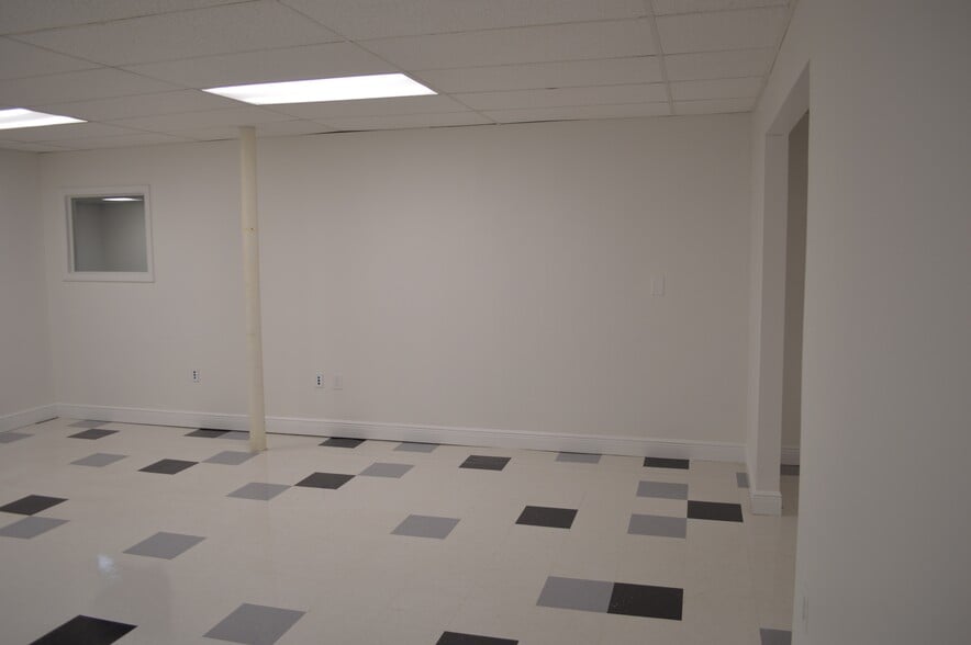 More Photos Of 2979 N 46th Ave, Saint Petersburg Office For Lease