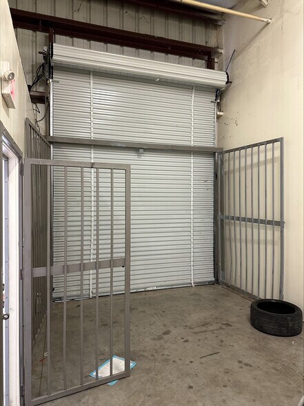 More Photos Of 6134 Airline Dr, Houston Unknown For Lease