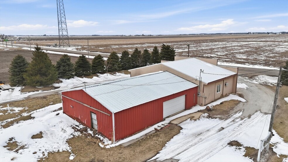 More Photos Of 1275 E State IL-49, Cissna Park Office For Sale