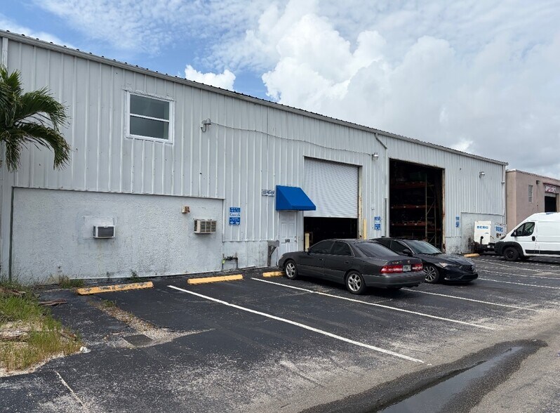 More Photos Of 540 NE 26th Ct, Pompano Beach Warehouse For Lease