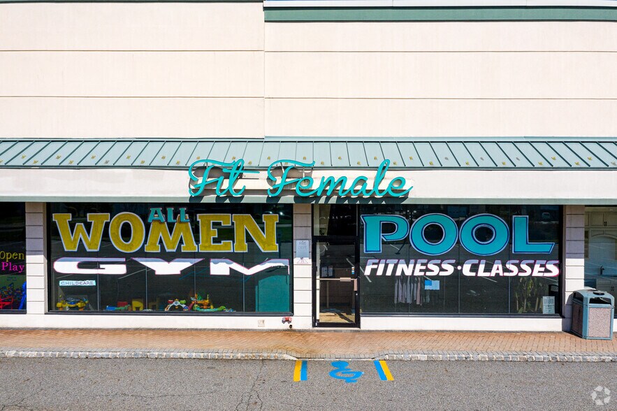 More Photos Of 461 US Highway 46, Fairfield Freestanding For Lease