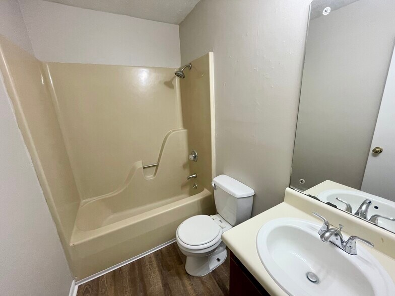 More Photos Of 5745 Horton Ave, Jackson Apartments For Sale