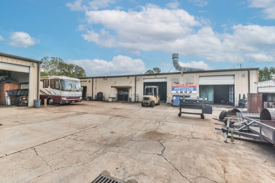 More Photos Of 1355 Judiway St, Houston Warehouse For Sale