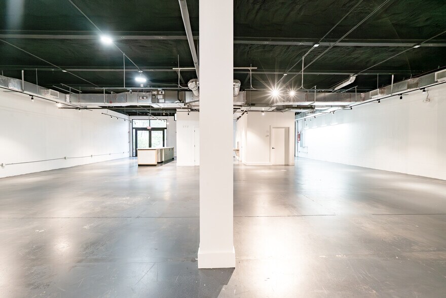 More Photos Of 340 NE 61st St, Miami Office For Lease