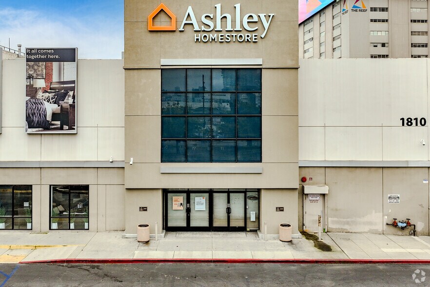 More Photos Of 1810 S Broadway, Los Angeles Freestanding For Lease