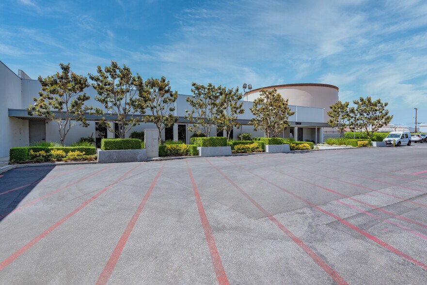 More Photos Of 13020 Yukon Ave, Hawthorne Unknown For Lease