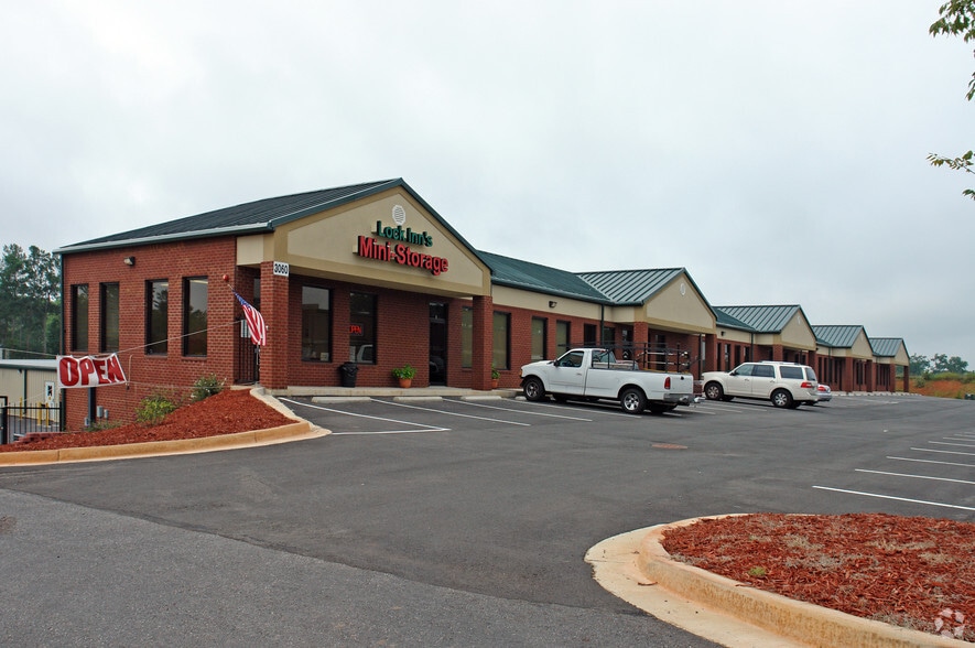 More Photos Of 3060 Keith Bridge Rd, Cumming Self Storage For Lease