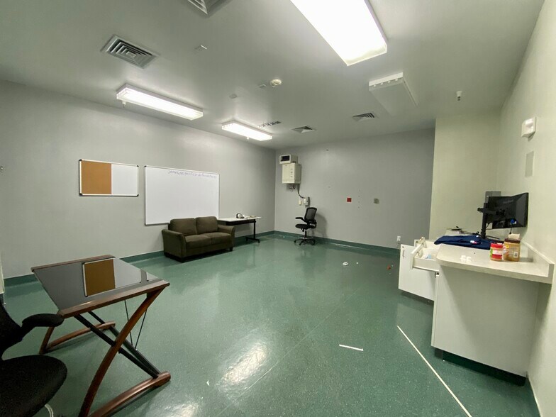 More Photos Of 135 Carmen Ln, Santa Maria Rehabilitation Center For Lease