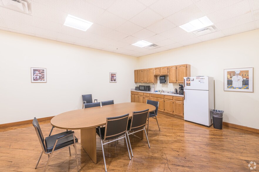 More Photos Of 10 Admiral St, Providence Office For Lease