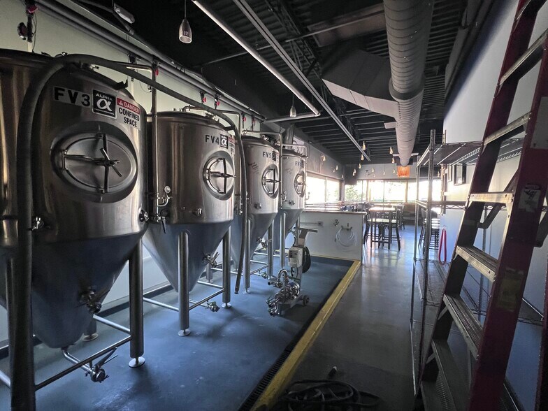 More Photos Of 680 Atchison Way, Castle Rock Flex For Lease