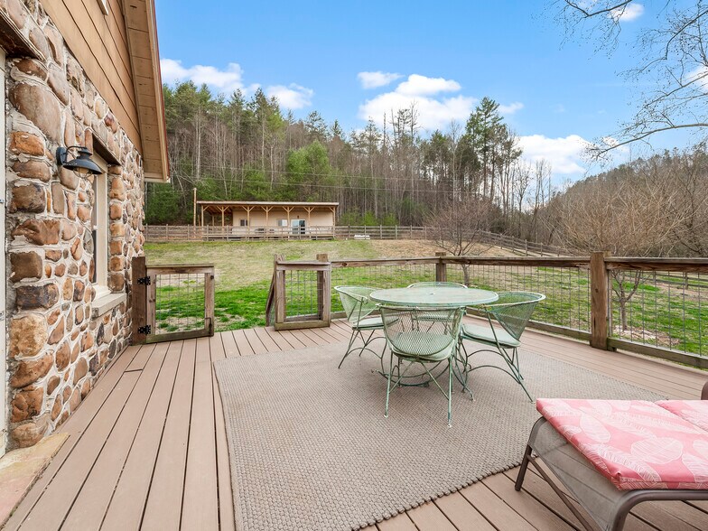 More Photos Of 58 Gunter Town Rd., Marshall Self Storage For Sale