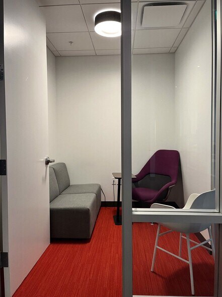 More Photos Of 33 Tech Valley Dr, East Greenbush Flex For Lease