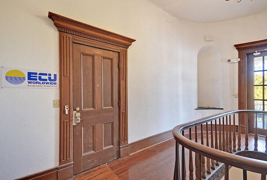 More Photos Of 635 E Bay St, Charleston Office Residential For Lease