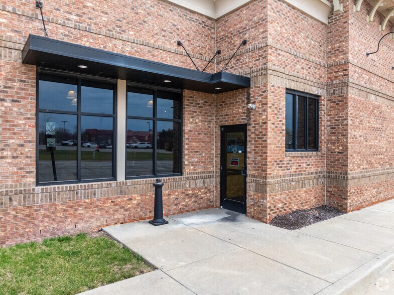 More Photos Of 12195 S Strang Line Rd, Olathe Fast Food For Lease
