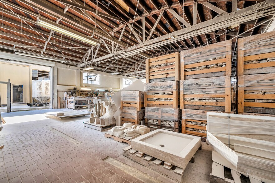 More Photos Of 22593 S Western Ave, Torrance Manufacturing For Sale