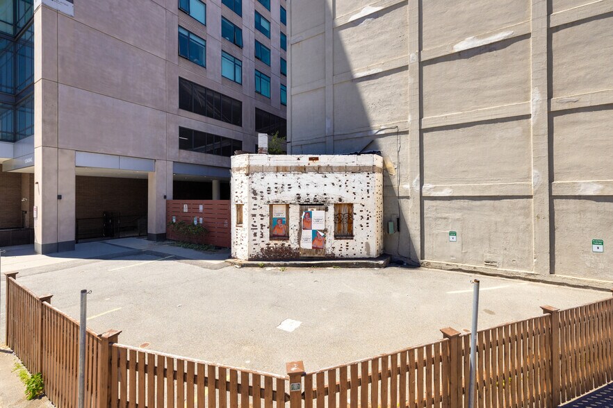 More Photos Of 88 N Washington St, Boston Hotel For Sale