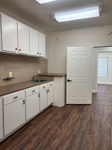 More Photos Of 86 Timber Creek Dr, Cordova Medical For Lease