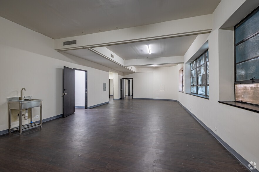 More Photos Of 2441 W Baltimore St, Baltimore Warehouse For Lease