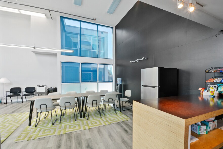 More Photos Of 2332 Cotner Ave, Los Angeles Loft Creative Space For Lease