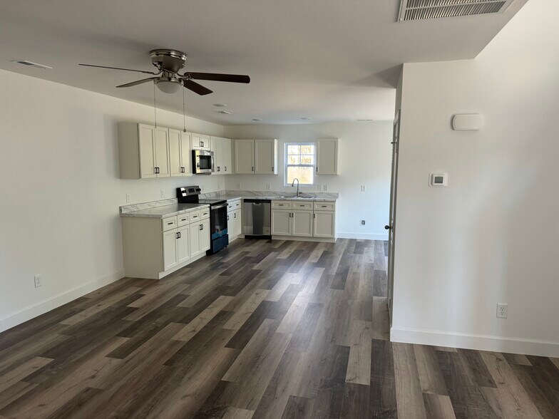 More Photos Of 4507 Greenway Ave, Wilmington Apartments For Sale