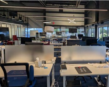 More Photos Of 1401 Commerce Pky, Bloomington Flex For Lease