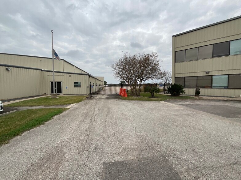 More Photos Of 9310 Max Conrad Dr, Spring Industrial For Sale
