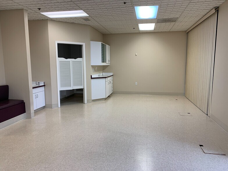 More Photos Of 6000 Fairway Dr, Rocklin Medical For Sale