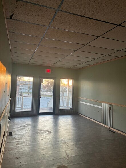 More Photos Of 3009 Murdoch Ave, Parkersburg General Retail For Lease