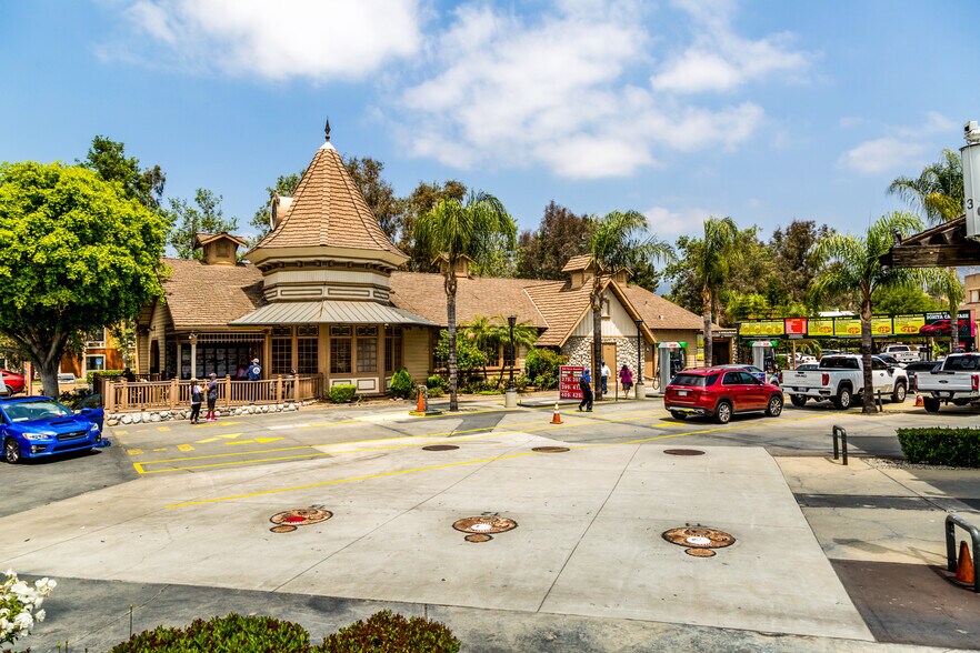 More Photos Of 555 W Bonita Ave, San Dimas Carwash For Sale
