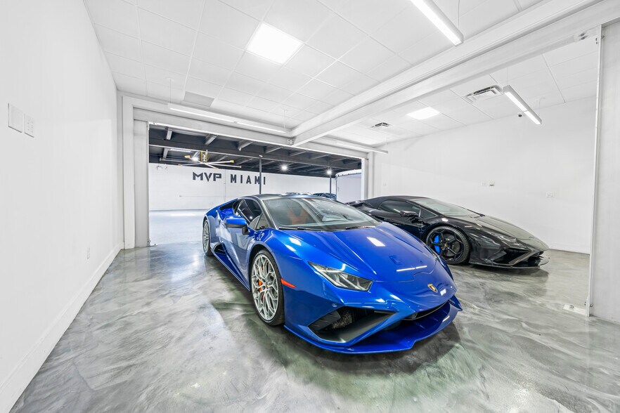 More Photos Of 2500 NW 39th St, Miami Light Distribution For Sale