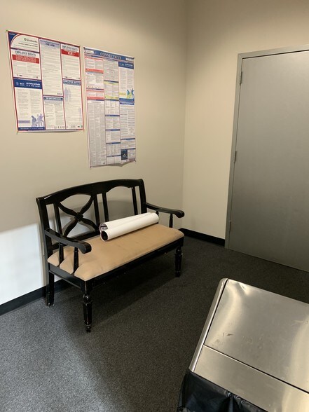 More Photos Of 482 Glenbrook Rd, Stamford Manufacturing For Lease