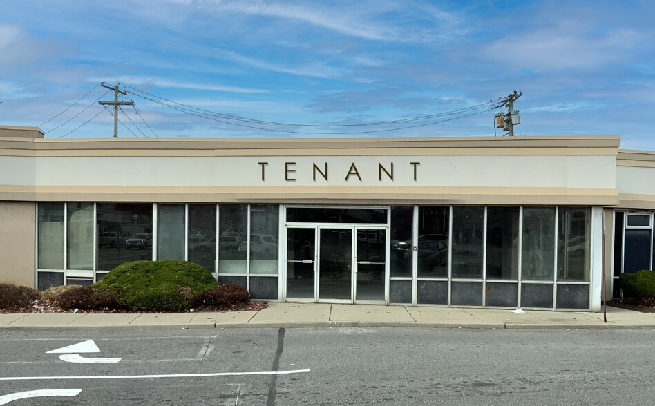 Primary Photo Of 201-231 W Merrick Rd, Valley Stream Unknown For Lease