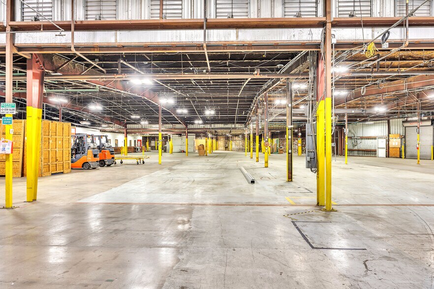More Photos Of 4242 Baldwin Blvd, Corpus Christi Manufacturing For Sale
