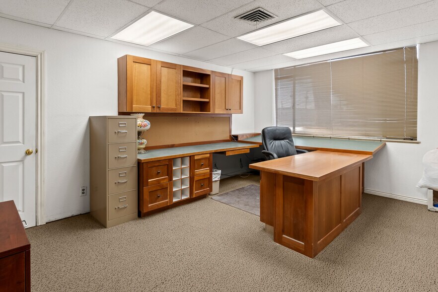 More Photos Of 2332 4th Ave, Greeley Manufacturing For Sale