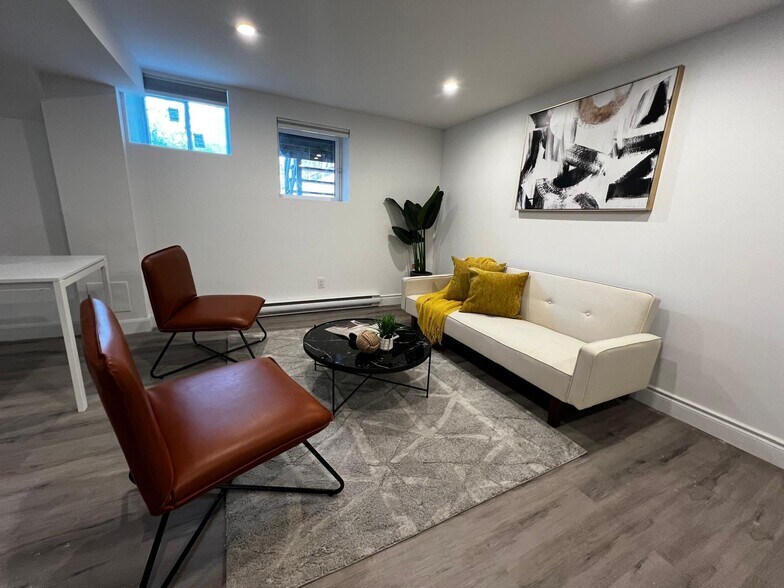 More Photos Of 66 Wellington St S, Hamilton Apartments For Sale