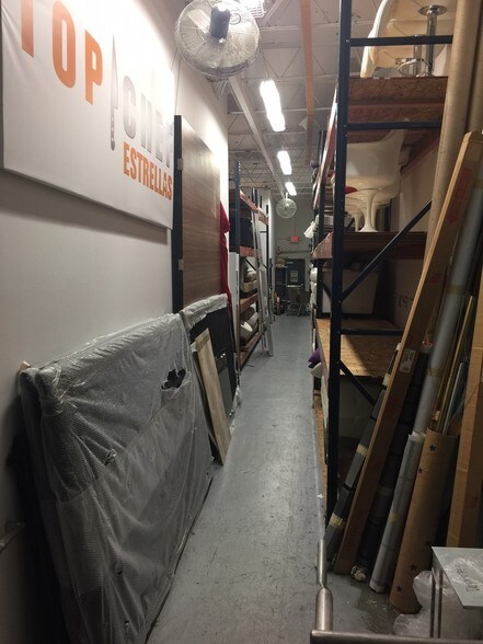 More Photos Of 2402-2406 W 8th Ct, Hialeah Warehouse For Lease