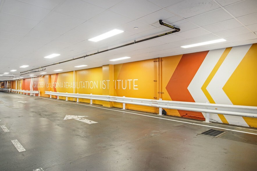 More Photos Of 2080 Century Park E, Los Angeles Medical For Lease