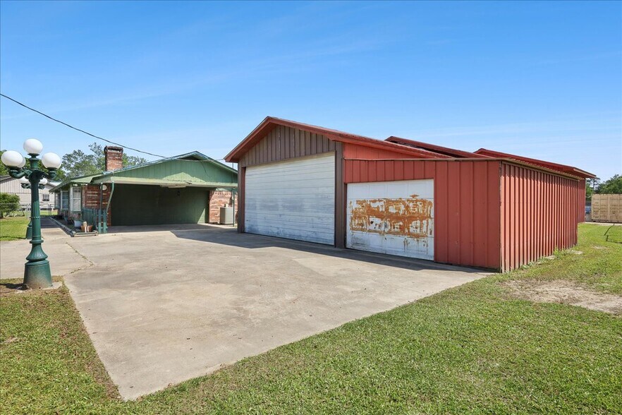 More Photos Of 8736 Interstate 10 W, Orange Service For Sale