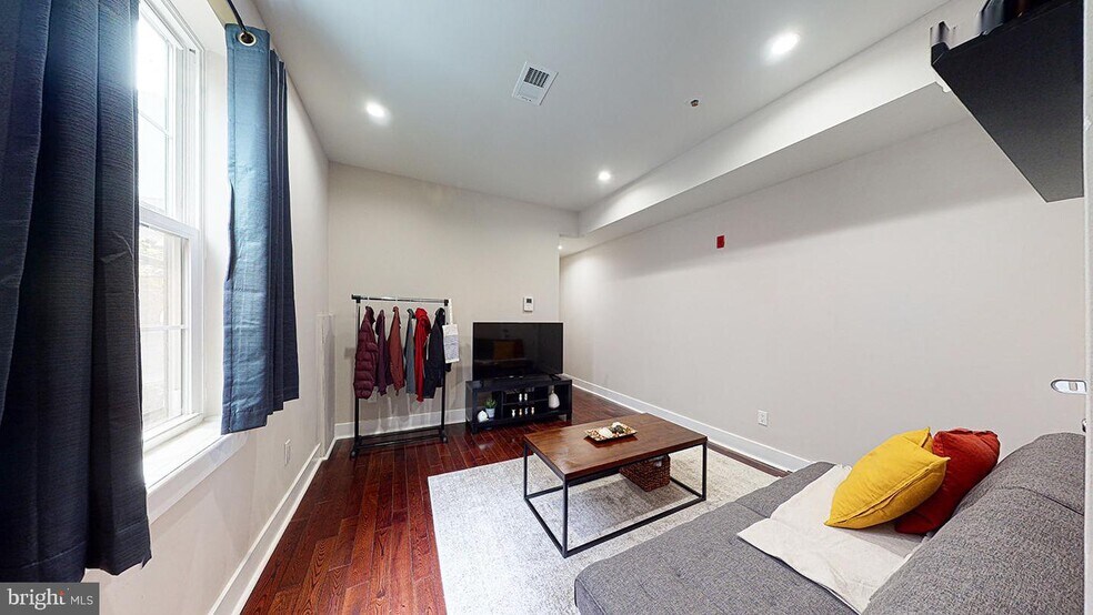 More Photos Of 46 S 44th St, Philadelphia Apartments For Sale