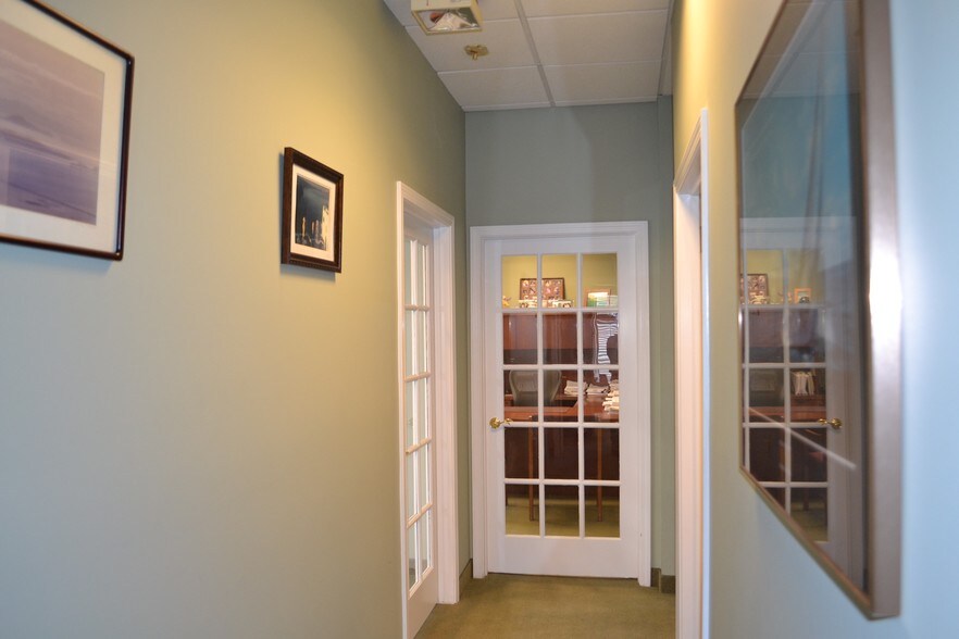 More Photos Of 1735 Post Rd, Fairfield Office For Lease