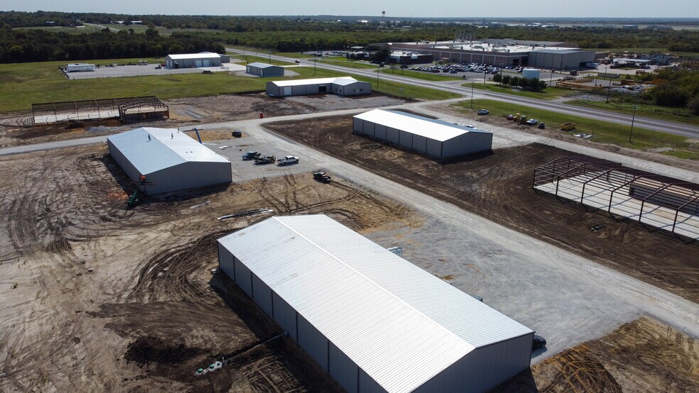 More Photos Of Fm 1417, Denison Warehouse For Lease