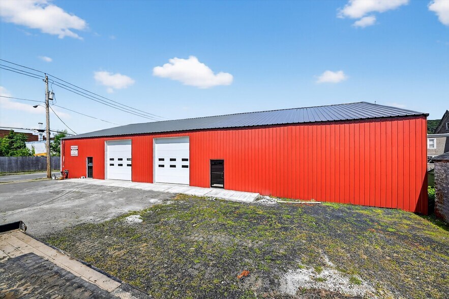More Photos Of 98 Front St, Port Jervis Warehouse For Sale