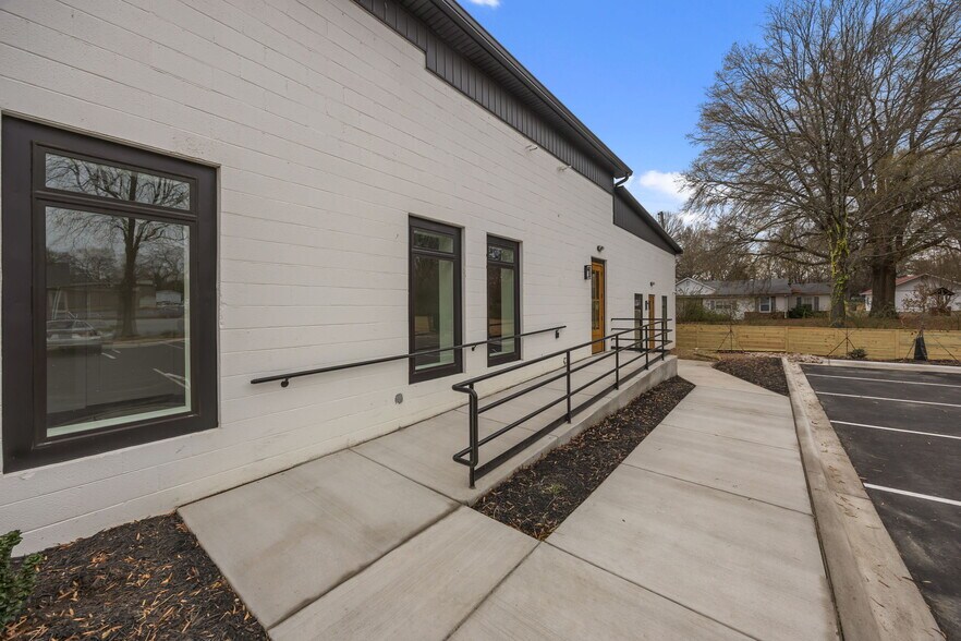 More Photos Of 1484 Dale Earnhardt Blvd, Kannapolis Freestanding For Lease