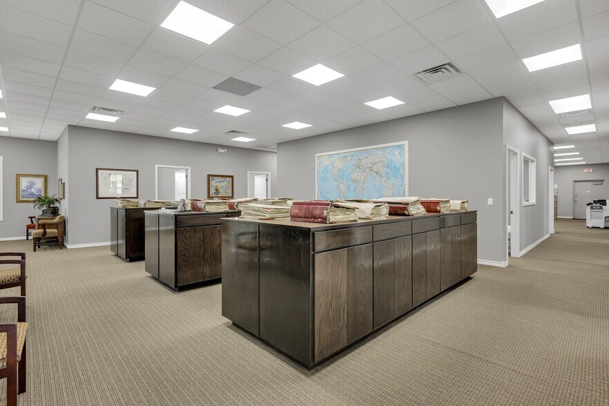 More Photos Of 501 E 7th St, Odessa Office For Sale