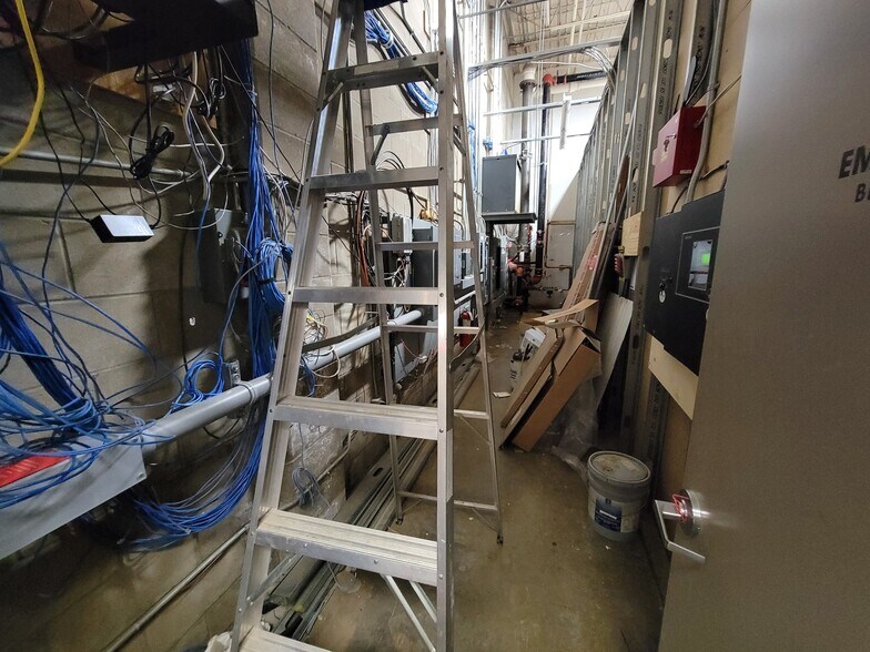 More Photos Of 3701 S Western Ave, Sioux Falls Warehouse For Lease