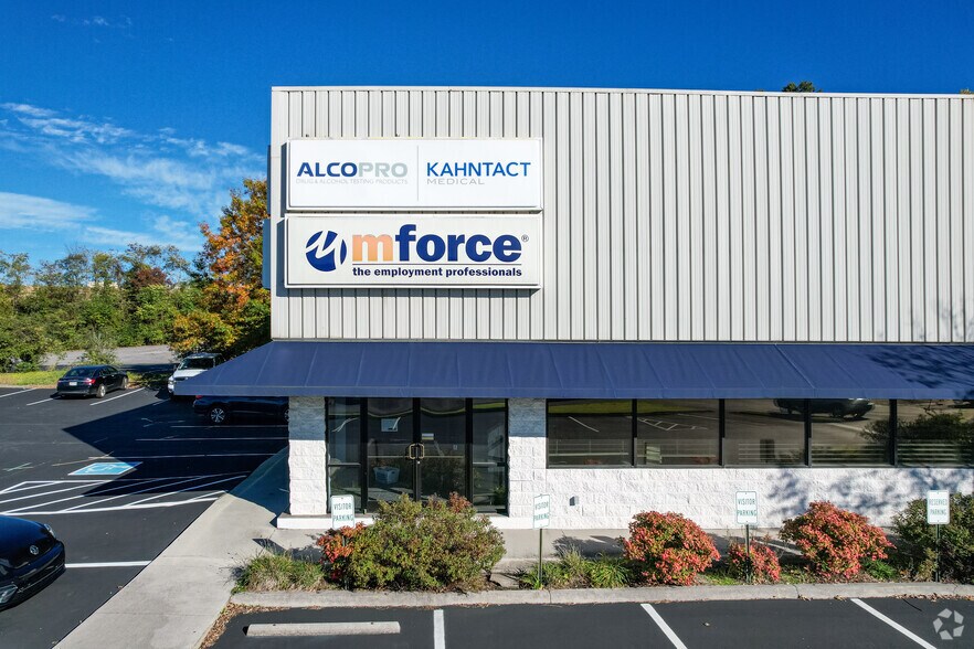 More Photos Of 1626 Downtown West Blvd, Knoxville Light Distribution For Lease