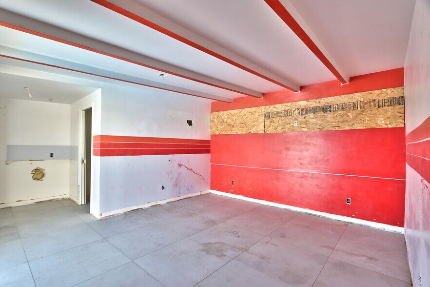 More Photos Of 2249 N Palm Canyon Dr, Palm Springs Hospitality For Sale