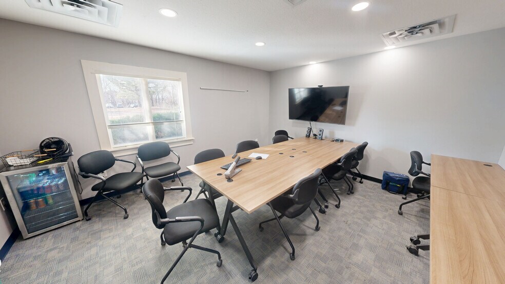 More Photos Of 5311 W Village Pky, Rogers Office For Sale