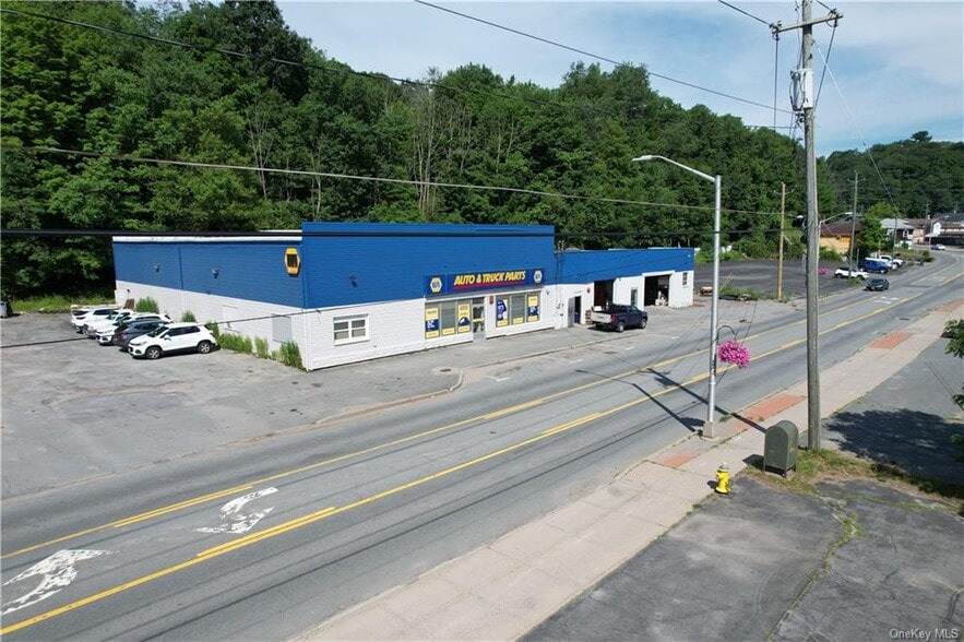 Primary Photo Of 144 Mill St, Liberty Auto Repair For Sale